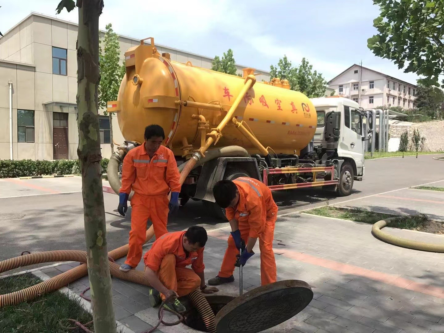 安国化粪池清理与5-8吨吸粪车施工效率分析